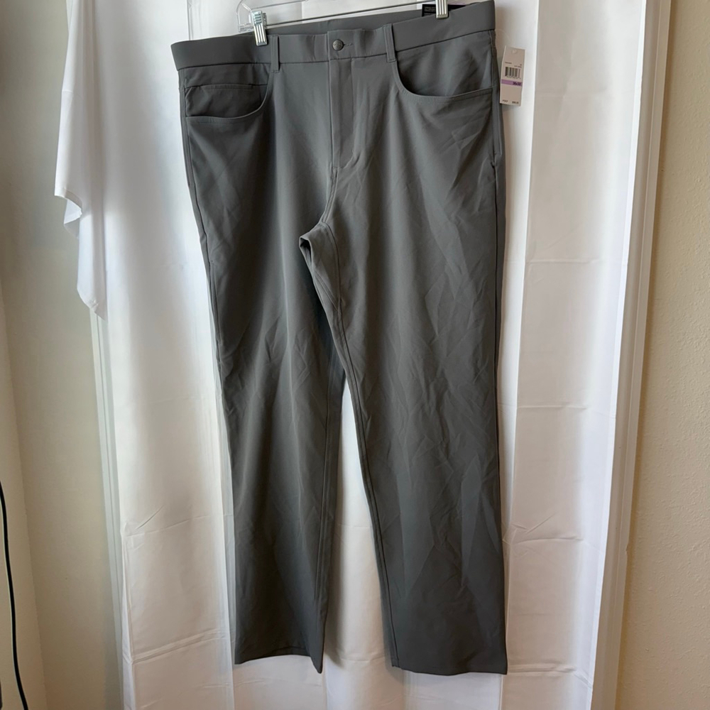 NEW Men's Callaway Golf Pants Size 38x32 Gray